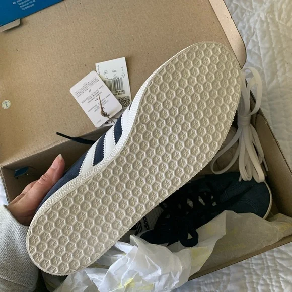 Adidas Gazelle Navy Sneakers new - Picture 5 of 5